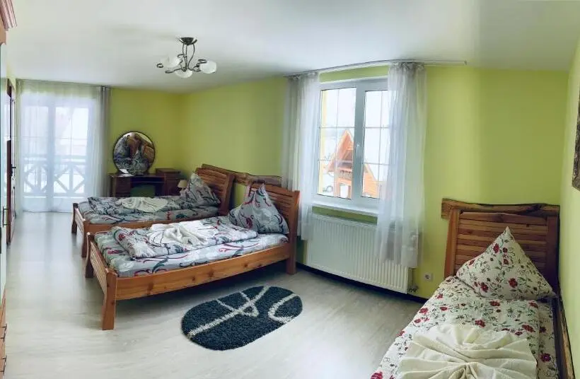 Standard Kolmen Hengen Huone Parveke, Arnica