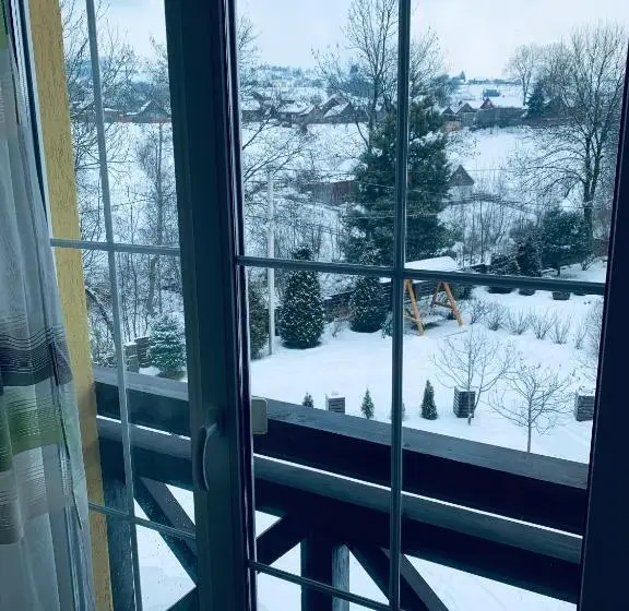 Comfort Kolmen Hengen Huone, Arnica