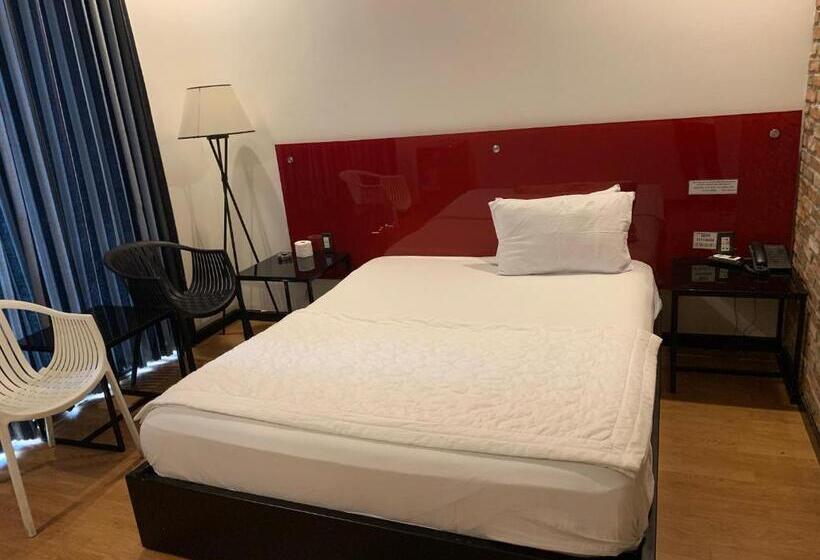 اتاق استاندارد, Gia Huyền