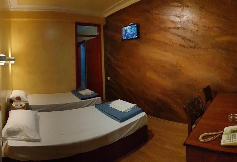 اتاق استاندارد, Estrada Lux