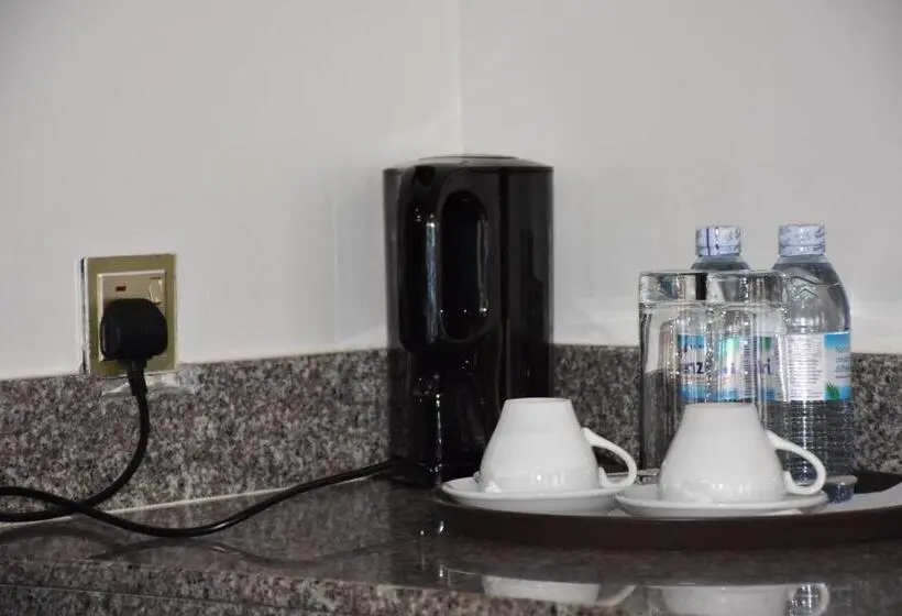 اتاق لوکس یک تخته, Pent House Inn Namugongo