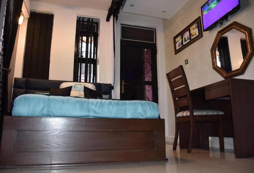 اتاق لوکس یک تخته, Pent House Inn Namugongo