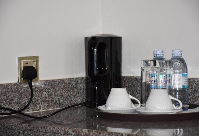 سوییت جونیور با بالکن, Pent House Inn Namugongo