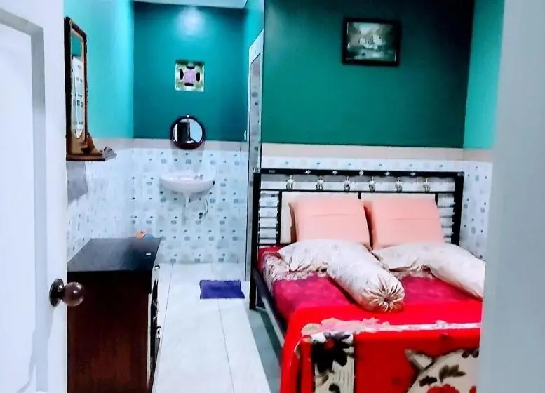 Quarto Estandar com Sacada, Villa Raung Indah Tretes
