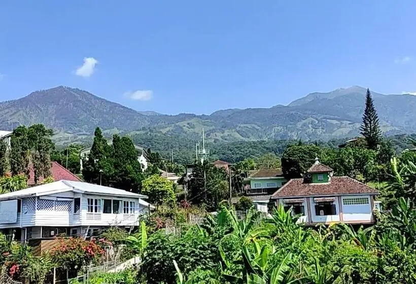 Quarto Estandar com Sacada, Villa Raung Indah Tretes