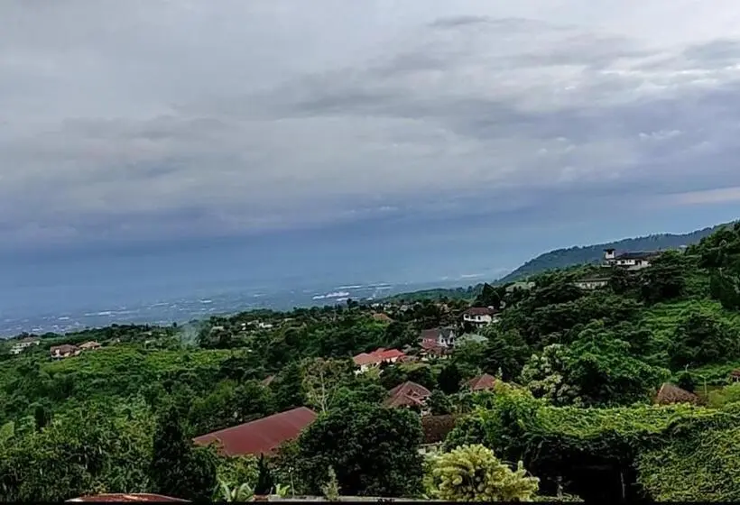 Quarto Estandar Vista Montanha, Villa Raung Indah Tretes