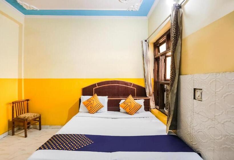 Трехместный Номер Классика, Oyo Shri Neelkanth Hotel & Restaurant