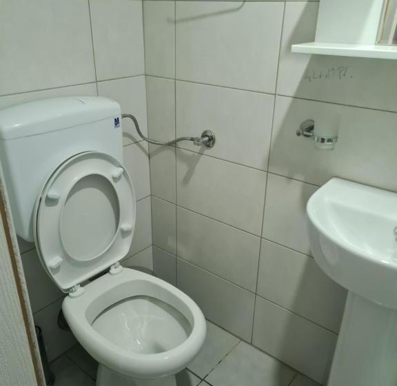 اتاق استاندارد سه نفره, Happy Stay