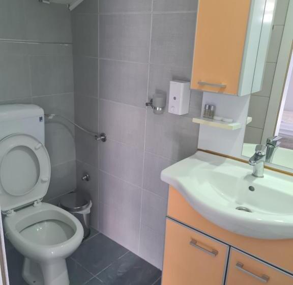 اتاق استاندارد سه تخته با بالکن, Happy Stay