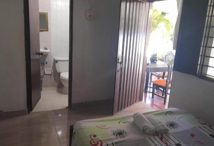 スタンダード４人部屋, Hostel Villa Silvia