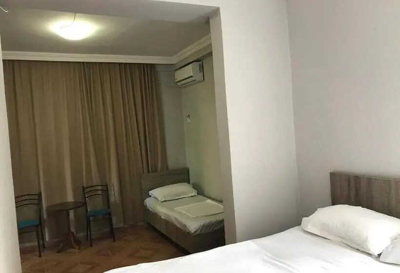 Economy Triple Room, Nina Two