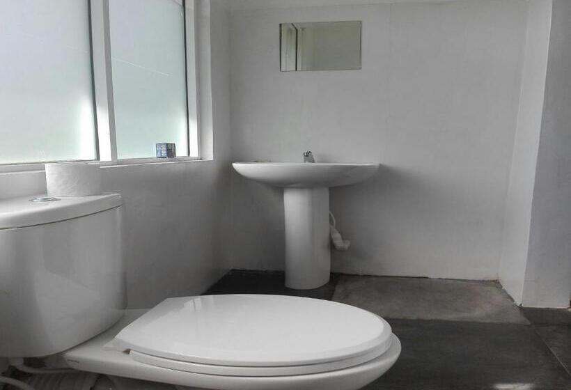 غرفة قياسية, Rahangala Edge