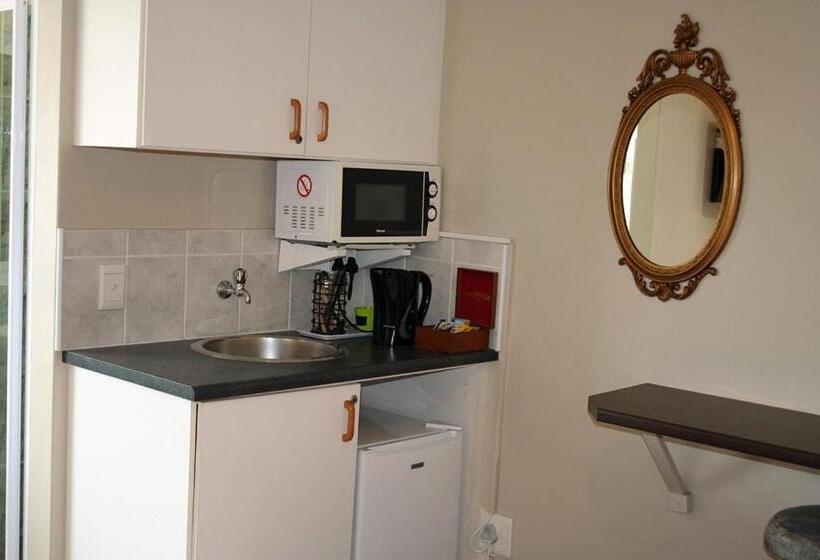 اتاق استاندارد یک نفره, Room In Bb Springbok Single Room Amarachi Bed Breakfast