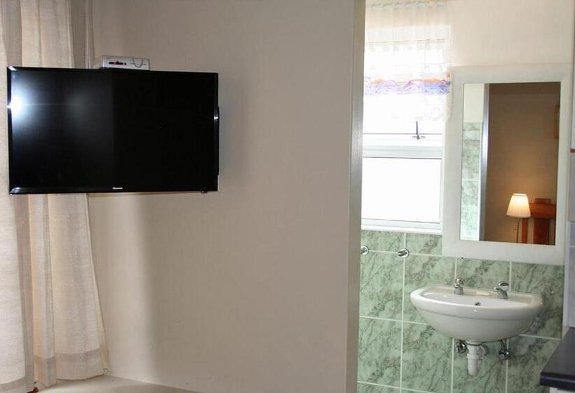 اتاق استاندارد یک نفره, Room In Bb   Springbok Single Room   Amarachi Bed Breakfast
