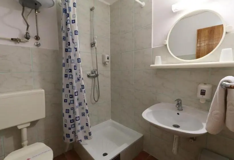اتاق استاندارد سه نفره, šumarska Kuća Ognjište