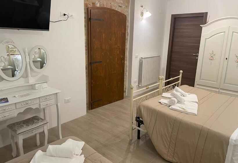 חדר סטנדרט לשלושה, B&b I Giardini