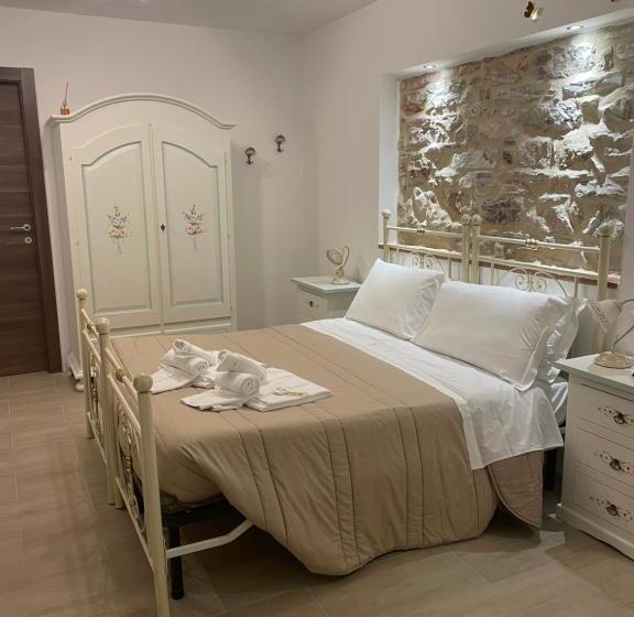 חדר סטנדרט לשלושה, B&b I Giardini