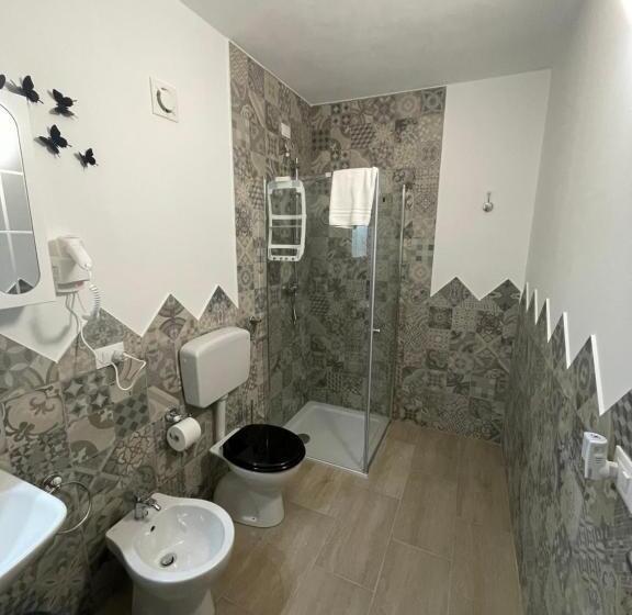 חדר סטנדרט לשלושה, B&b I Giardini