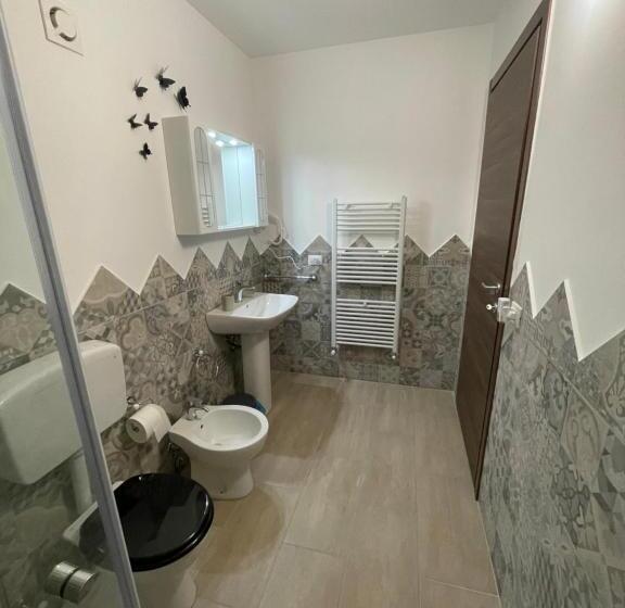 חדר סטנדרט לשלושה, B&b I Giardini