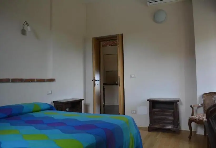 Huoneisto 1 Makuuhuone, Cascina Valtignosa Camere Con Vigna