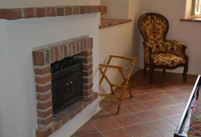 Huoneisto 1 Makuuhuone Pohjakerros, Cascina Valtignosa Camere Con Vigna