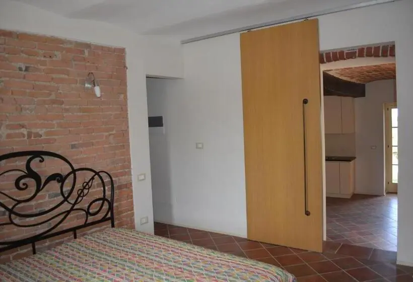 Huoneisto 1 Makuuhuone Pohjakerros, Cascina Valtignosa Camere Con Vigna