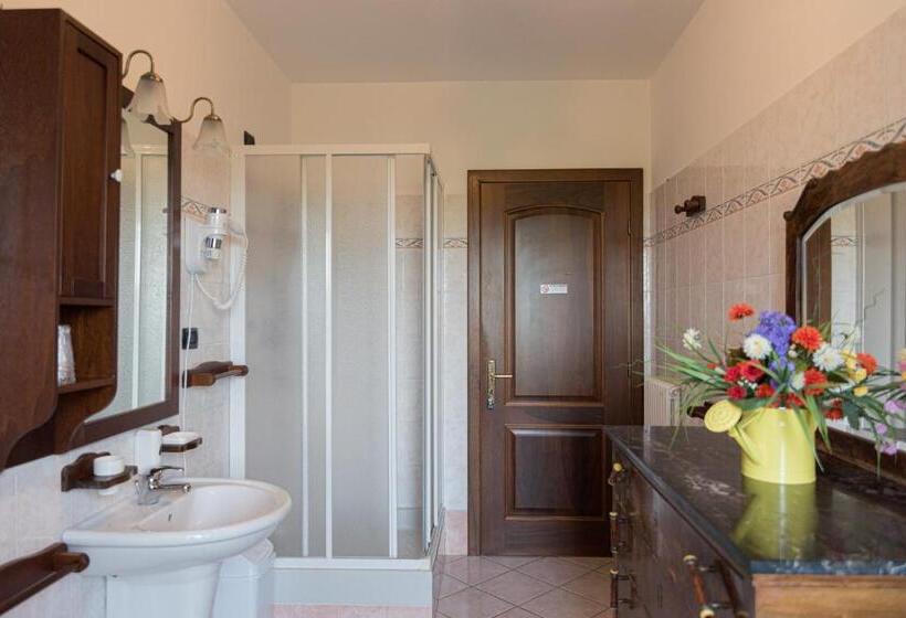 غرفة قياسية ثلاثية, Agriturismo Il Crinale