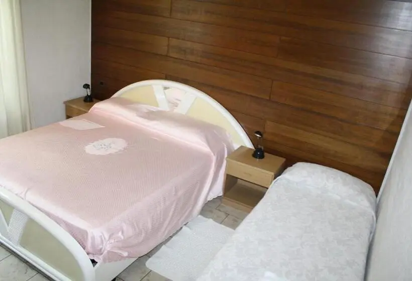 スタンダードトリプルルーム, Albergo Stazione