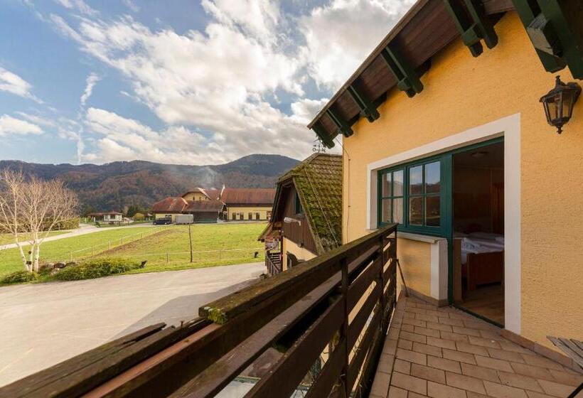 اتاق استاندارد سه تخته با بالکن, Burger Veniše