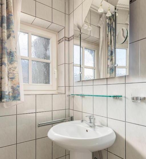 اتاق استاندارد با چشمانداز کوهستان, Burger Veniše