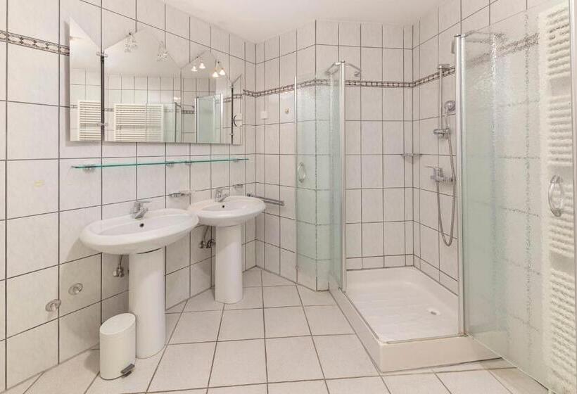 سوئیت با بالکن, Burger Veniše