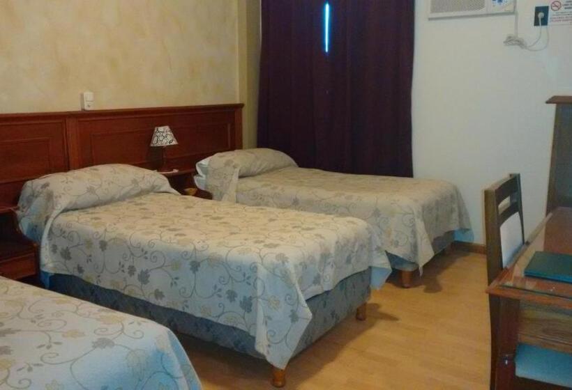 Трехместный Президентский, Escala Uno