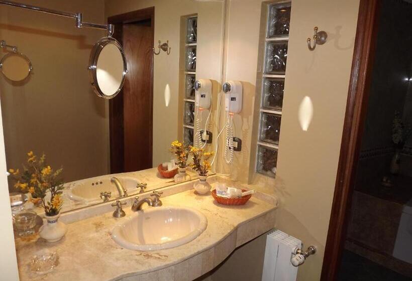 Люкс Deluxe Кровать Кинг, Escala Uno