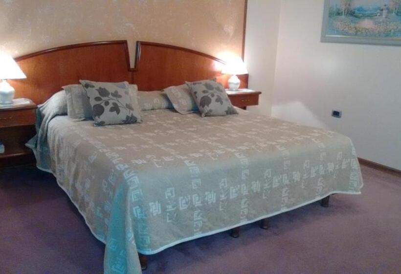 Люкс Deluxe Кровать Кинг, Escala Uno