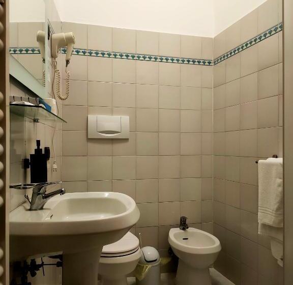 اتاق استاندارد چهار تخته, Il Boschetto