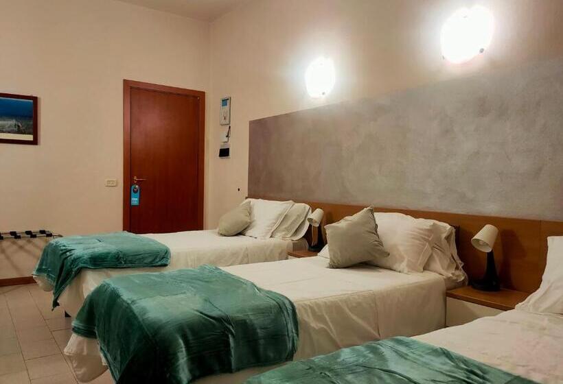 اتاق استاندارد سه نفره, Il Boschetto