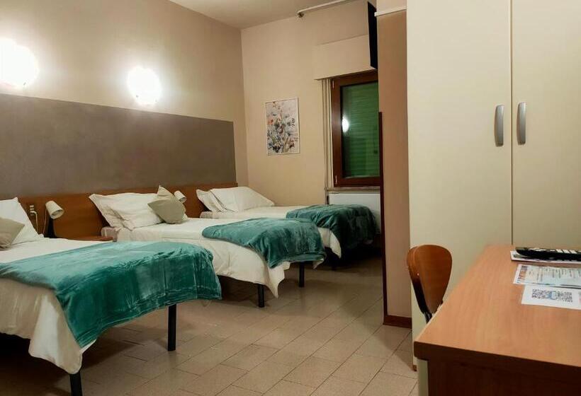 اتاق استاندارد سه نفره, Il Boschetto