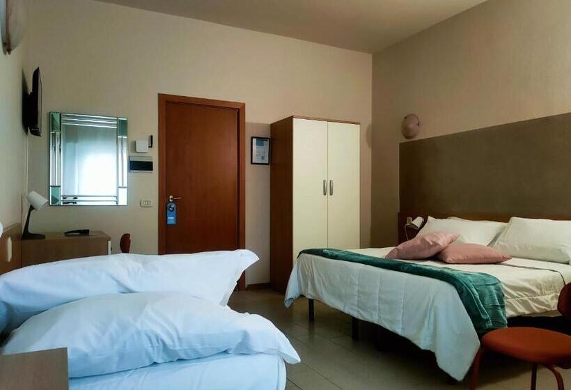 اتاق استاندارد سه نفره, Il Boschetto