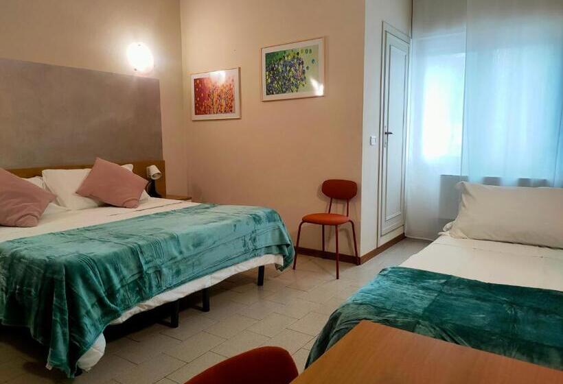 اتاق استاندارد سه نفره, Il Boschetto