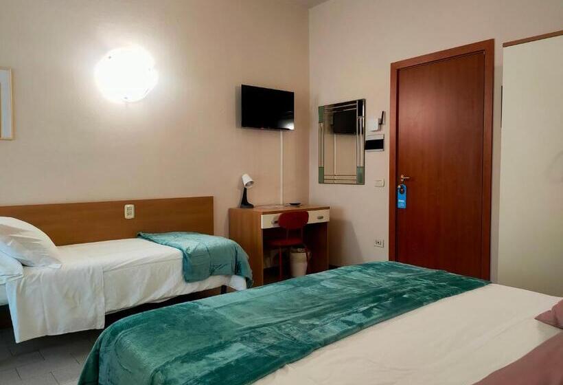 اتاق استاندارد سه نفره, Il Boschetto