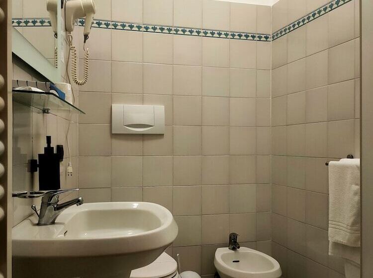 اتاق استاندارد چهار تخته, Il Boschetto