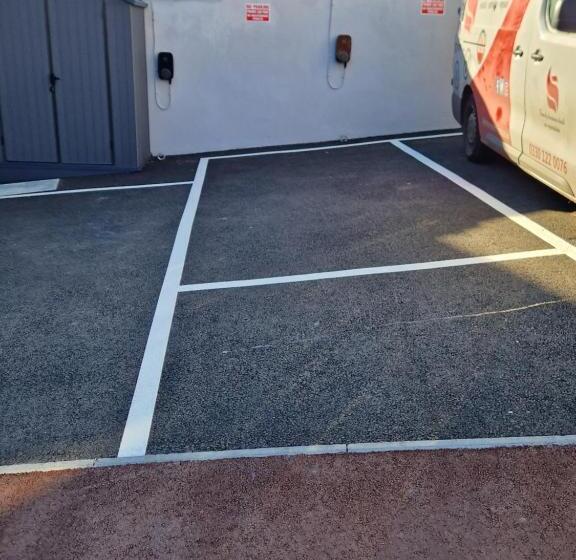 شقة غرفتين, Pembroke Heights