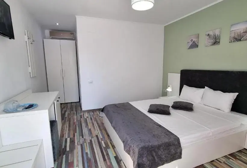 اتاق استاندارد, Bunga Bunga Resort Mamaia Nord