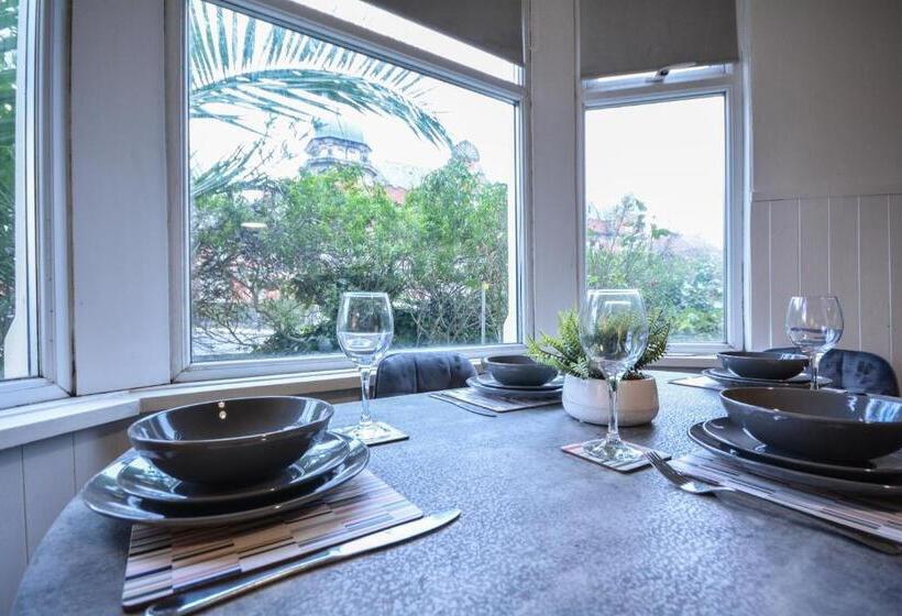 דירת חדר, Cosy 2bd Flat Near City And Beach   30 Percent Off Long Term Bookings