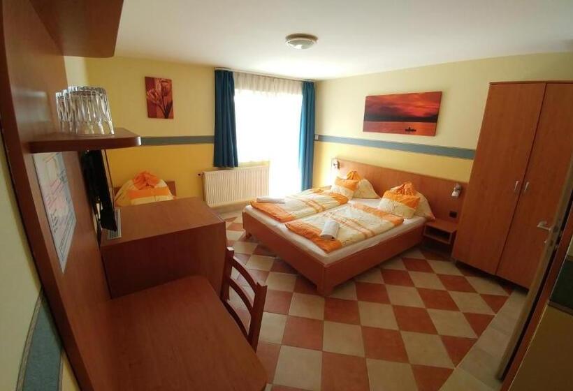 Номер Стандарт Трехместный, Green Guesthouse Balatonfüred