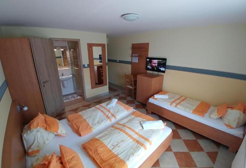 Номер Стандарт Трехместный, Green Guesthouse Balatonfüred