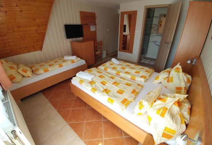 Номер Стандарт Трехместный, Green Guesthouse Balatonfüred