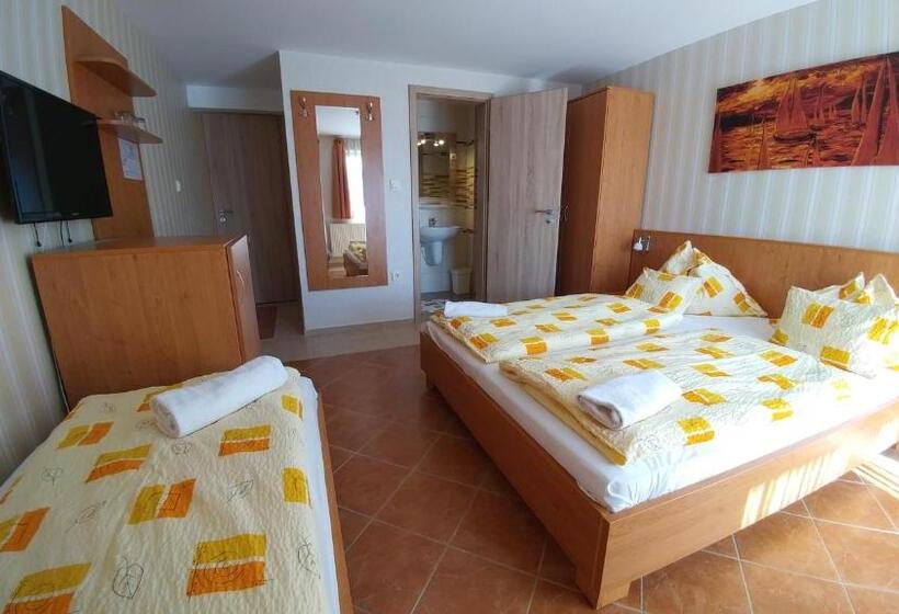 Номер Стандарт Трехместный, Green Guesthouse Balatonfüred