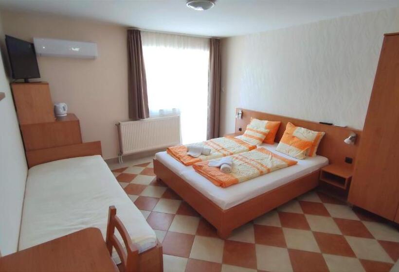 Номер Стандарт Трехместный, Green Guesthouse Balatonfüred