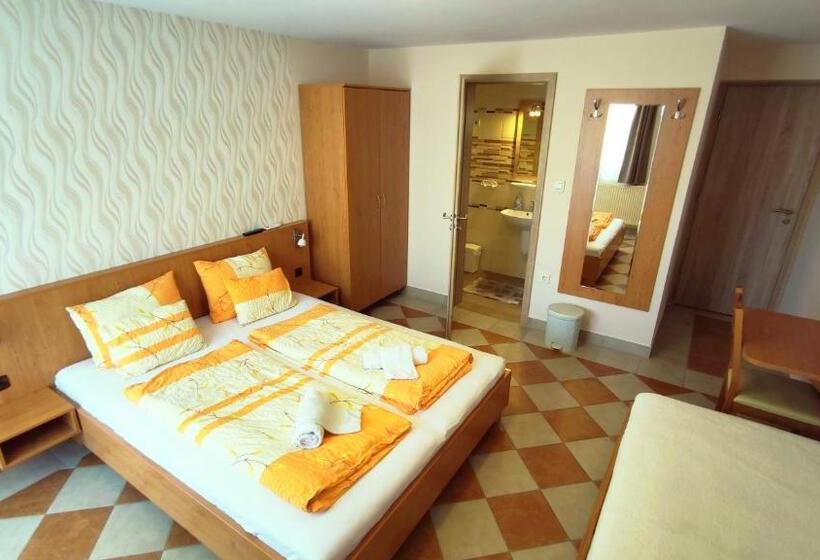 Номер Стандарт Трехместный, Green Guesthouse Balatonfüred